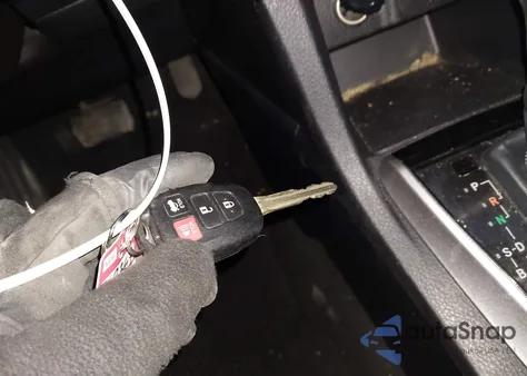 2014 Toyota Corolla Le z USA, uszkodzony, nr VIN 2T1BURHE8EC224390